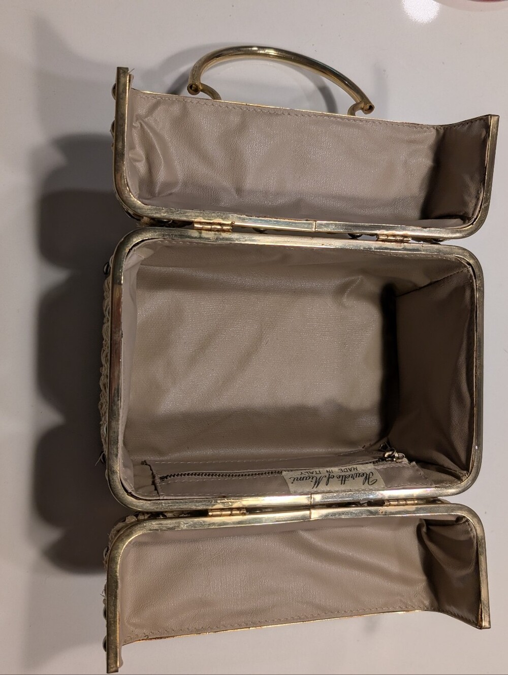 Vintage Beige Leather Shoulder Bag with Zip Pocket - Picture 5 of 15